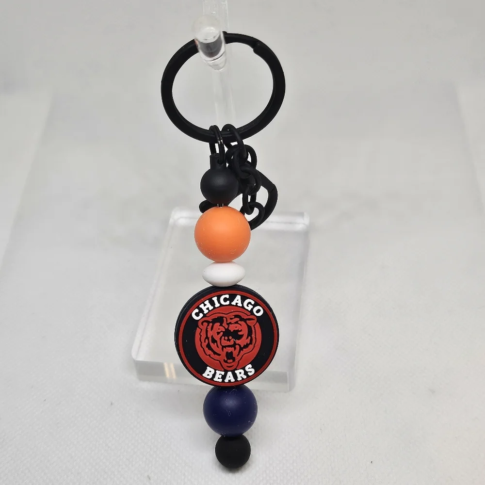 NWT Handcrafted Chicago Bears Beaded Black Metal Keychain